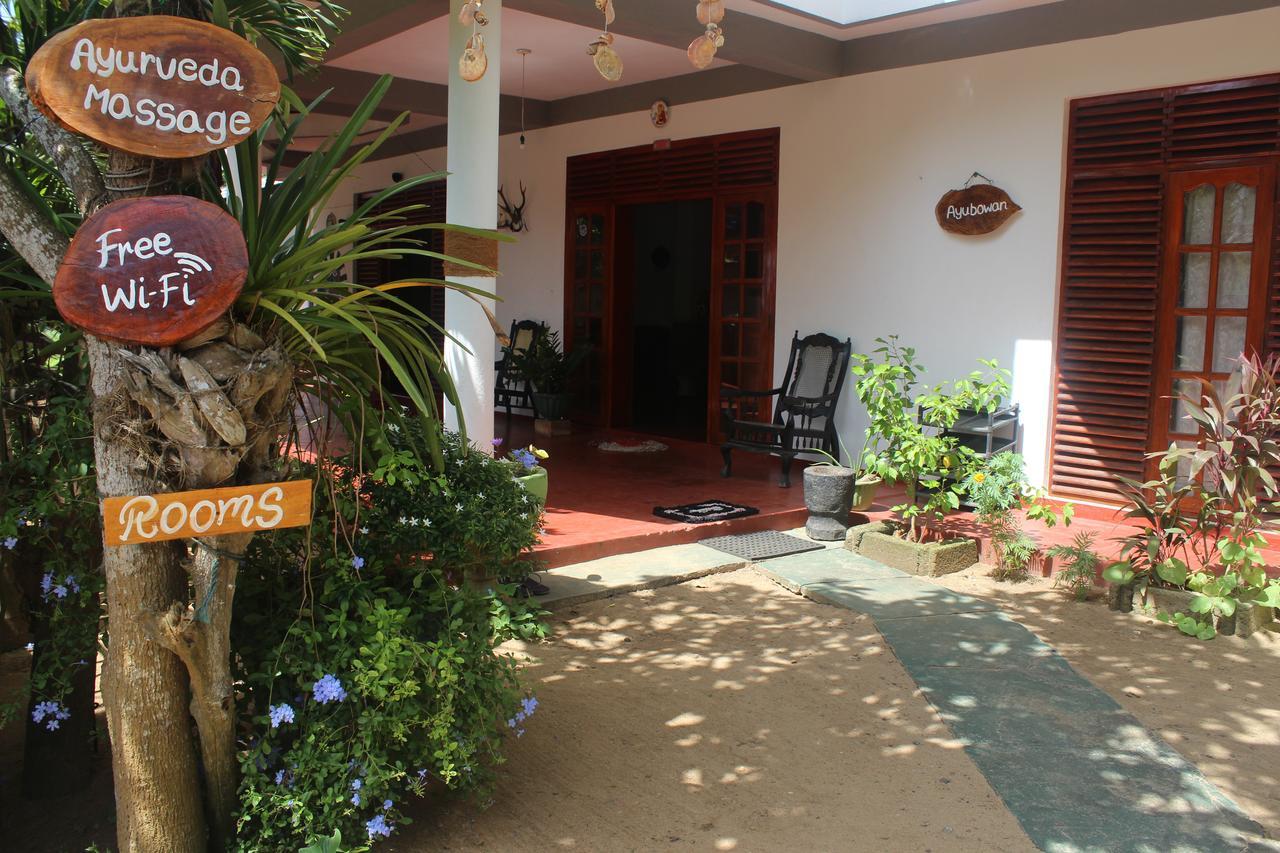 Julie Guest House Tangalle Eksteriør billede