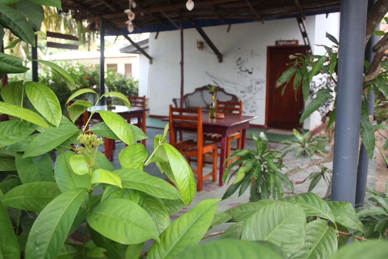 Julie Guest House Tangalle Eksteriør billede