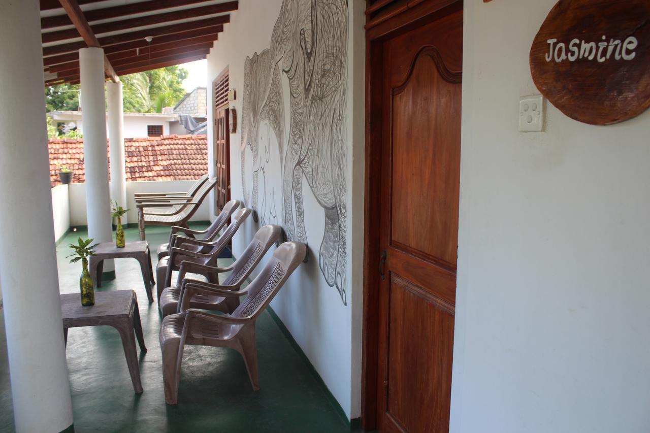 Julie Guest House Tangalle Eksteriør billede