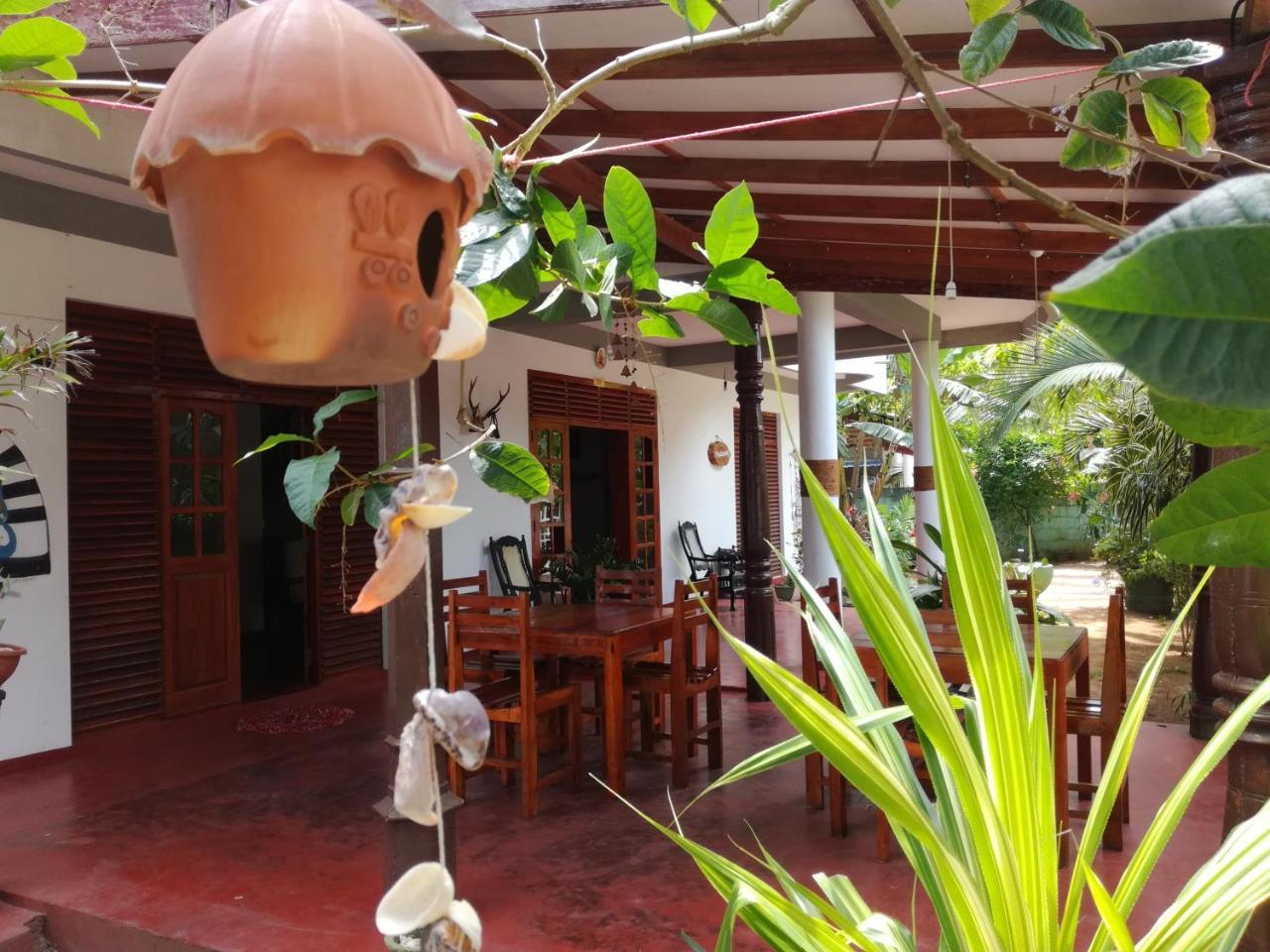 Julie Guest House Tangalle Eksteriør billede