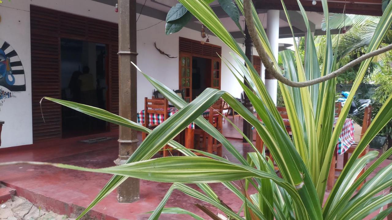 Julie Guest House Tangalle Eksteriør billede