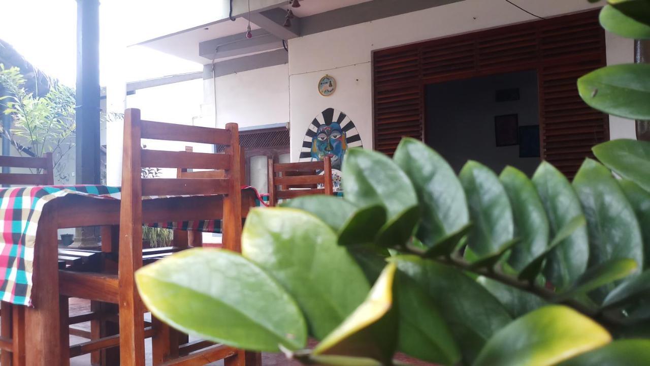 Julie Guest House Tangalle Eksteriør billede