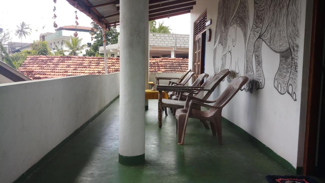 Julie Guest House Tangalle Eksteriør billede