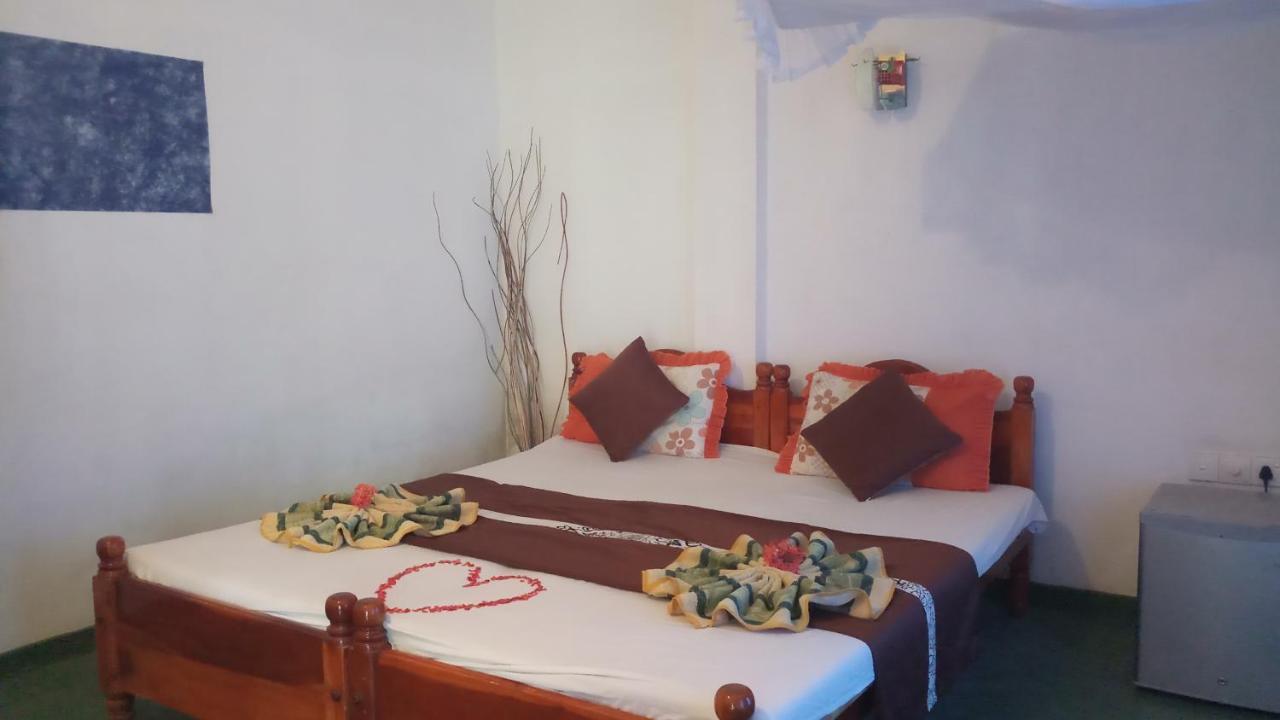 Julie Guest House Tangalle Eksteriør billede